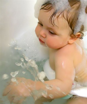 как мыть голову ребенку